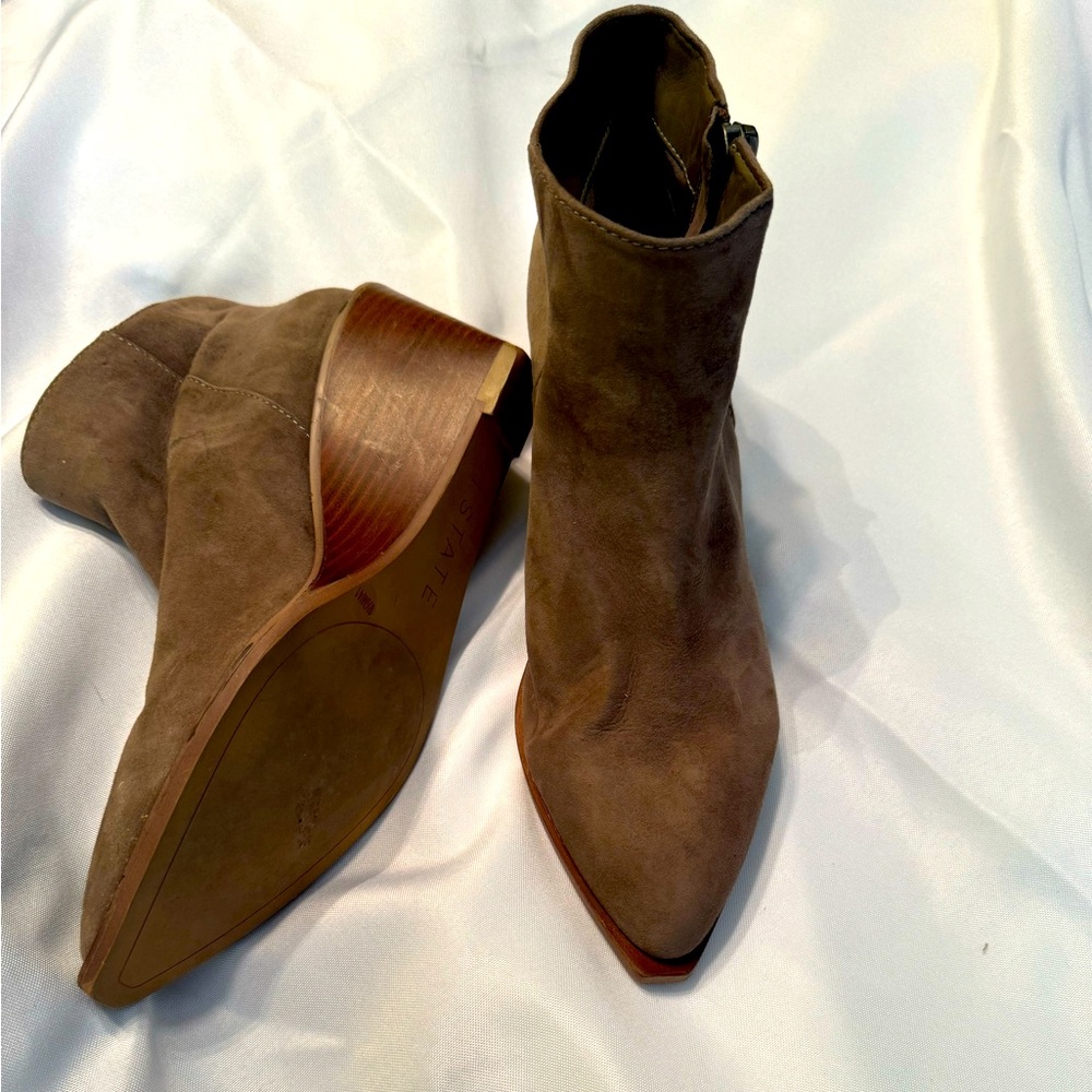 Very cute wedge booties